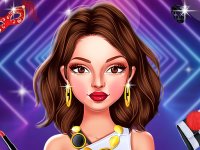 Celebrity Selen All Around The Fashion Online Dress-Up Game
